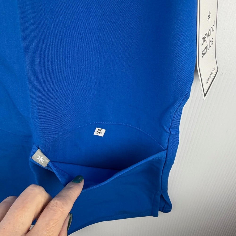 Beyond Scrubs Unity V-Neck Top Royal Blue Nursing Medical Uniform Large SBT107 - Picture 9 of 11